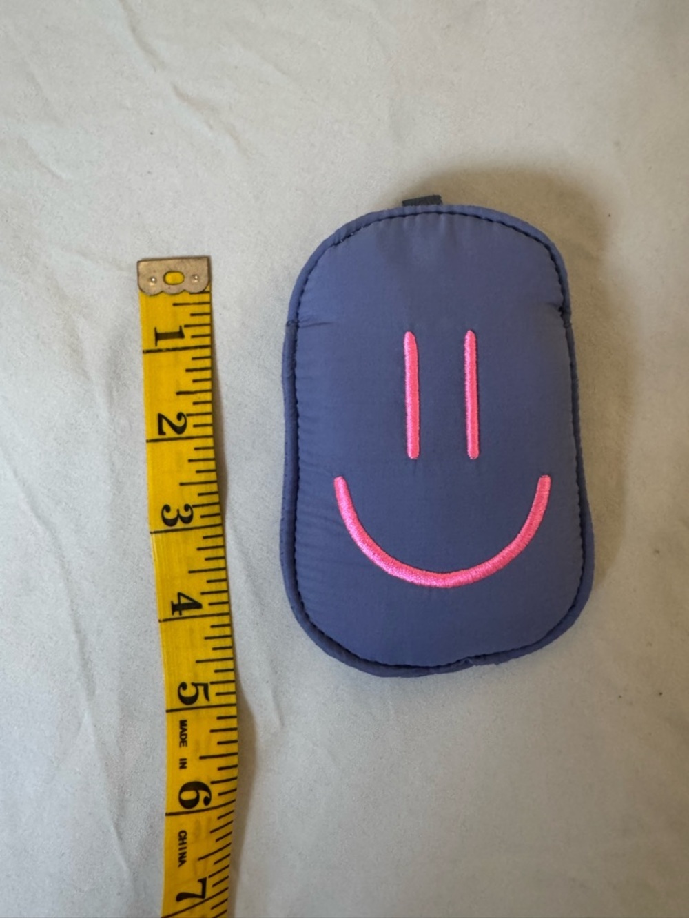 FIGS - smiley key chain - Picture 4 of 5